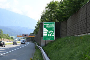 Abenteuer Erzberg Autobahntafel